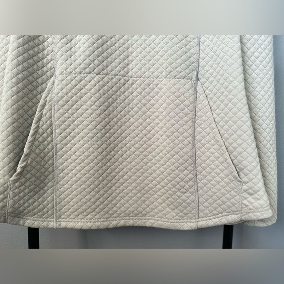 Stoic Women's Quilted Cowl Neck Pullover Sweater Long Sleeve in a Light Cream. - Picture 8 of 14